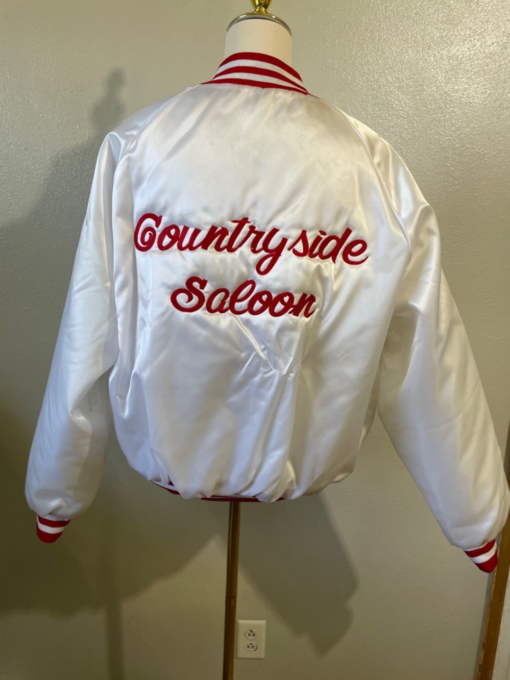 Pro Satin Bowling Jacket White Red Stripe Snap USA Ladies Classic Vtg King Louie